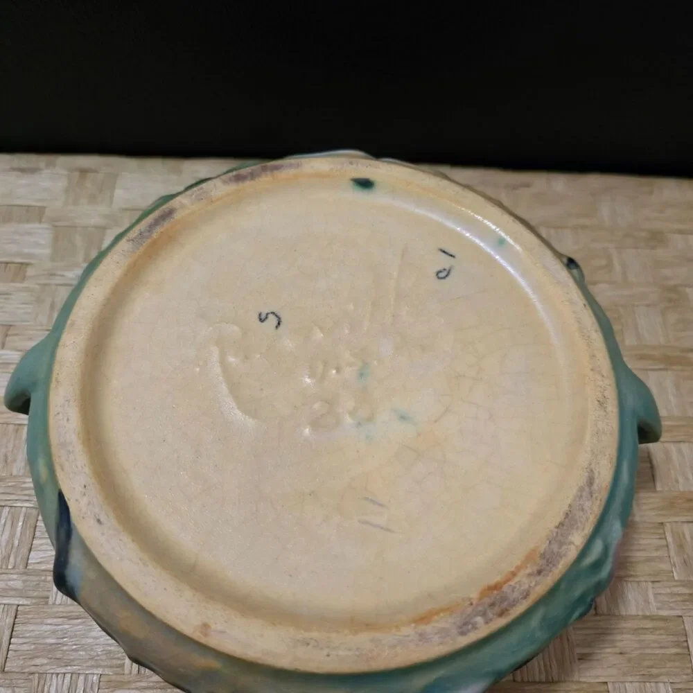 Vintage Roseville Pottery Magnolia Ashtray #28